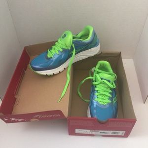 NIB Saucony Kinvara 5 Running Shoes Blue/Slime 8